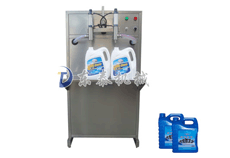 防凍液灌裝機(jī),半自動(dòng)防凍液灌裝